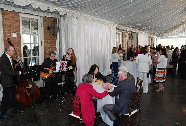 Janelle Jazz Trio serenading the guests during cocktail hour. 
